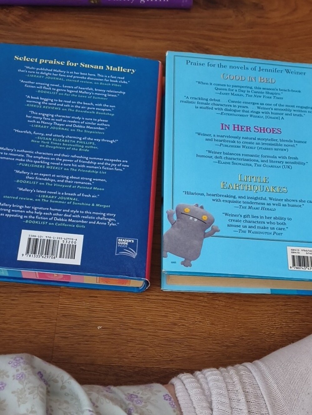 Books - Picture 4 of 13
